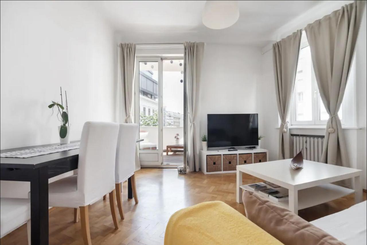Balcony Oasis Operastreet Apartment Wien